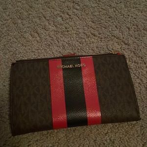 Michael Kors leather wristlet